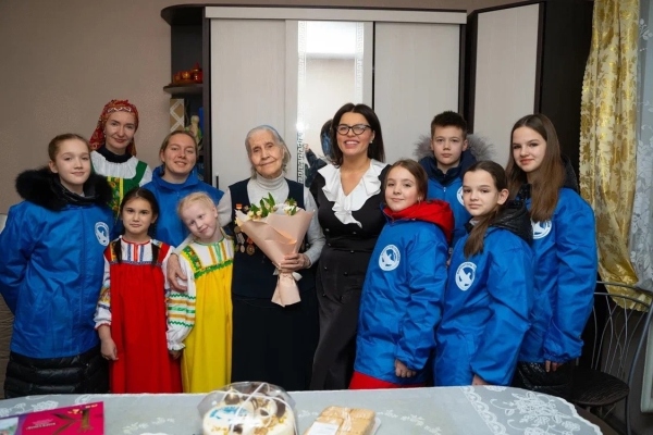 Нижегородских блокадников поздравили активисты движения «Волонтёры Победы»
